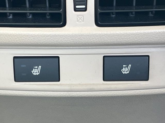 【前席+後席シートヒーター】寒い日に重宝するシートヒーターを後席にも装備!エアコンより早く温まってくれるので寒がりの人も安心ですね♪エアコンの温風は乾燥するから苦手、という方にもをおすすめです。