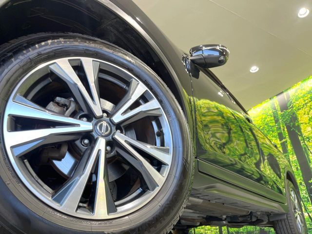 �y����18�C���`�A���~�z�C�[���z�O�ςɃ}�b�`���������A���~�z�C�[���𑕒����Ă���܂��B�e��ЊO�A���~�z�C�[����A�X�^�b�h���X�^�C�����戵�����Ă���܂��B���񂲑��k����������