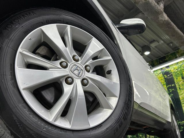 �y���������C���`�A���~�z�C�[���z�O�ςɃ}�b�`���������A���~�z�C�[���𑕒����Ă���܂��B�e��ЊO�A���~�z�C�[����A�X�^�b�h���X�^�C�����戵�����Ă���܂��B���񂲑��k����������