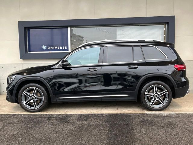 高透明度のガラス皮膜で撥水はもちろん、上質なツヤ・光沢を実現。紫外線や酸性雨から大切な愛車を保護し、色あせ・劣化を防止。「弾スプラッシュコート」、「弾プリミッサコート」からお選びいただけます。