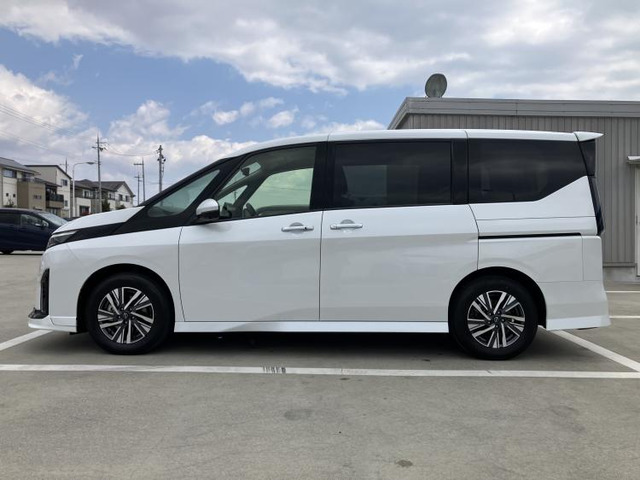 セレナ1.4 e-POWER ハイウェイスターV