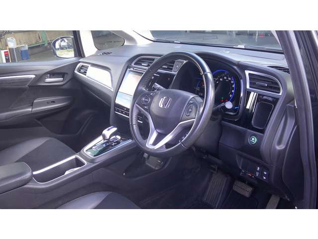 シャトル1.5 ハイブリッド Z 4WD