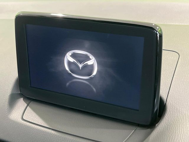 �y�}�c�_�R�l�N�g�i�r�z�ԓ��̕��͋C�Ƀ}�b�`������̌^�^�C�v�̃i�r�B�e����q�ݒ��Bluetooth�Đ����A�l�X�ȋ@�\���y���߂܂��B�����I�ȃ_�C�������삪�\�ŁA�g��������ǍD�ł��B