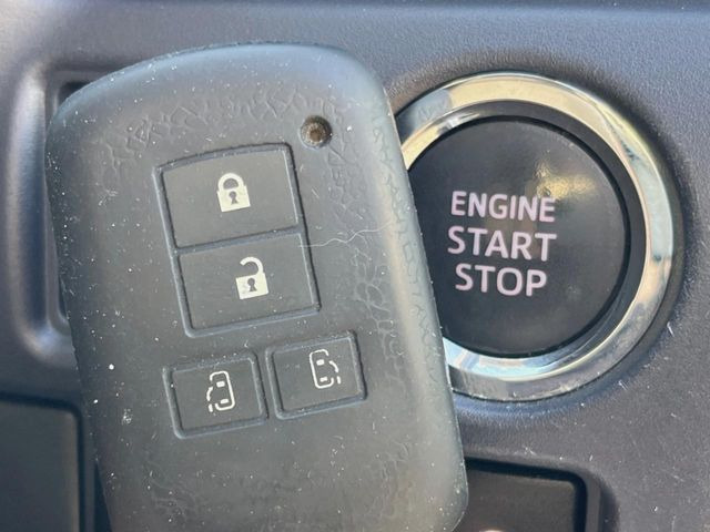 �y�X�}�[�g�L�[�z�J�o����|�P�b�g�ɓ��ꂽ�܂܂ł��h�A�̎{���E�������\�ȃX�}�[�g�L�[�𑕔��B�G���W���̃I���E�I�t�����J�M�����o���K�v����������Ƃ��Ă��֗��ł���