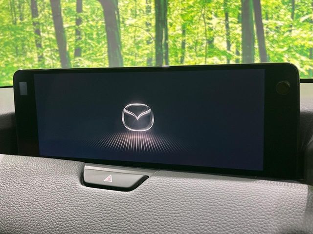 �y10.25�C���`�}�c�_�R�l�N�g�z�ԓ��̕��͋C�Ƀ}�b�`������^�f�B�X�v���C�B�X�}�z�ڑ��ł̃i�r�g�p��Bluetooth�Đ����A�l�X�ȋ@�\���y���߂܂��B�����I�ȃ_�C�������삪�\�ŁA�g��������ǍD�ł��B