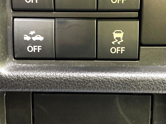 【スズキ セーフティサポート】走行中に前方の車両等を認識し、衝突しそうな時は警報とブレーキで衝突回避と被害軽減をアシスト。より安全にドライブをお楽しみいただけます。