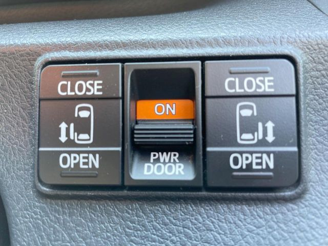 �y�����X���C�h�h�A�z���ԏ�ŗׂ̎ԂƂ̊Ԋu���������ɂ������A�X���C�h�h�A�Ȃ���S!�h�A�I�[�v������������炸�A�J�������L���̂ŏ��~�肪�Ƃ��Ă��ȒP�ł��B�傫�ȉו��̏o���������Ȃ���\��