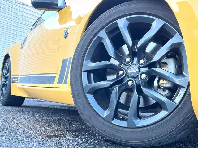 �y�O���[�h��p����18�C���`�A���~�z�C�[���z�f�U�C�����̍��������A���~�z�C�[���𑕒����Ă���܂��B�e��ЊO�A���~�z�C�[����A�X�^�b�h���X�^�C�����戵�����Ă���܂��B���񂲑��k����������