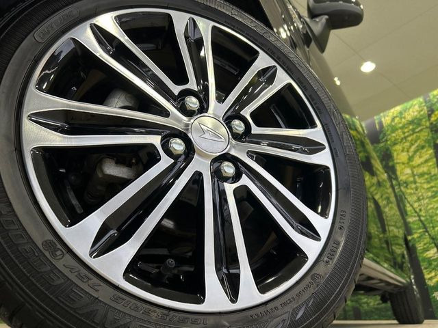 �y����15�C���`�A���~�z�C�[���z�O�ςɃ}�b�`���������A���~�z�C�[���𑕒����Ă���܂��B�e��ЊO�A���~�z�C�[����A�X�^�b�h���X�^�C�����戵�����Ă���܂��B���񂲑��k����������