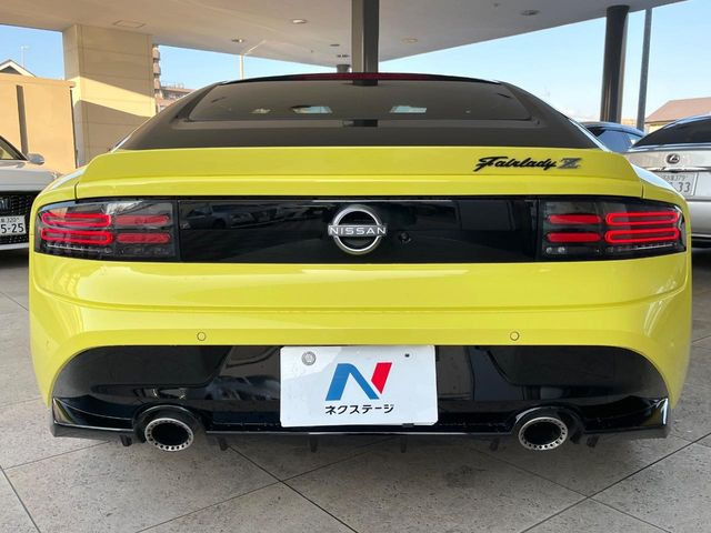 安心の最長10年・走行無制限保証(有償)をご用意。保証内容も充実はもちろん、無料点検&オイル交換や、年中無休の全国・24時間ロードサービスも付帯されておりますのでご安心下さい。