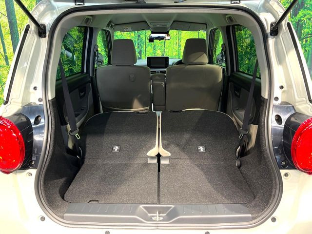 ���i�̂���������ʋ΁A���}���ɏ\���ȉ׎��X�y�[�X���m�ۂ��Ă���܂��B�Z�J���h�V�[�g��|���ƁA�傫�ȉו��̐ύڂ��\�ł���