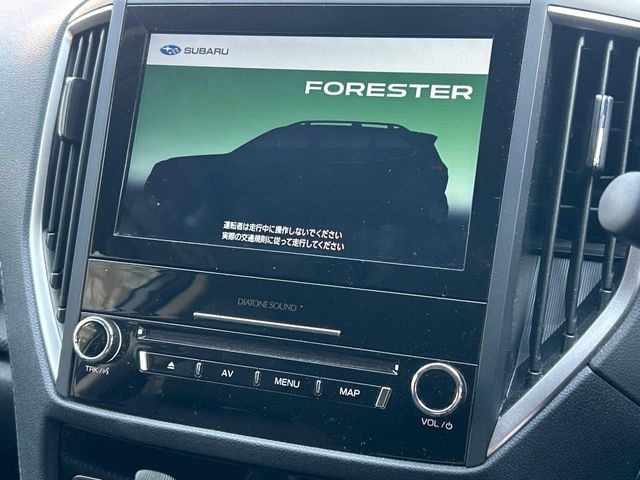 �y�����i�r�z�l�C�̏����i�r�𑕔����Ă���܂��B�i�r�̎g���₷���͂������A�I�[�f�B�I�@�\���[��!�L�����v�◷�s�͂������A�ʋ΂┃�����ȂǕ��i�̃h���C�u���y�����Ȃ�͂���