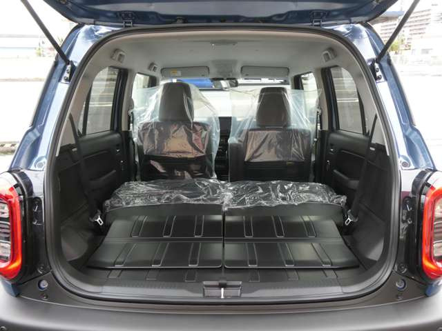 ラゲッジスペースの間口も広々♪普段のお買い物に、レジャーに、お仕事にも大活躍の1台です♪高さもあって大きい荷物も運んでくれる頼れるパートナーですね♪