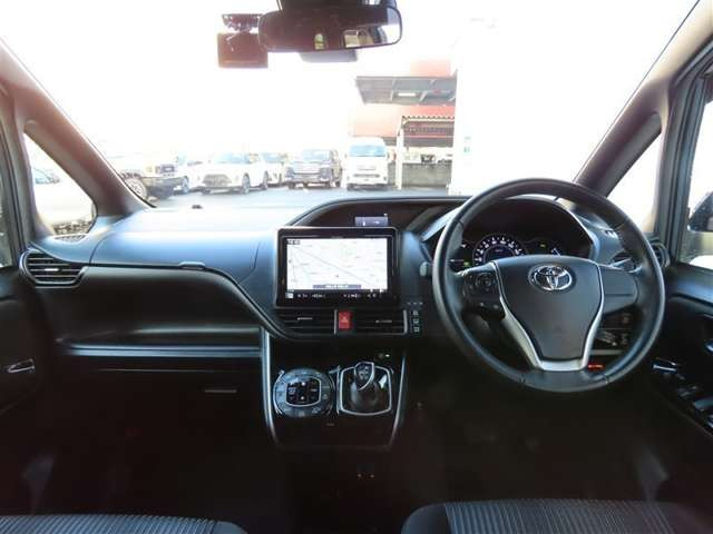 ヴォクシー1.8 ハイブリッド ZS 煌II