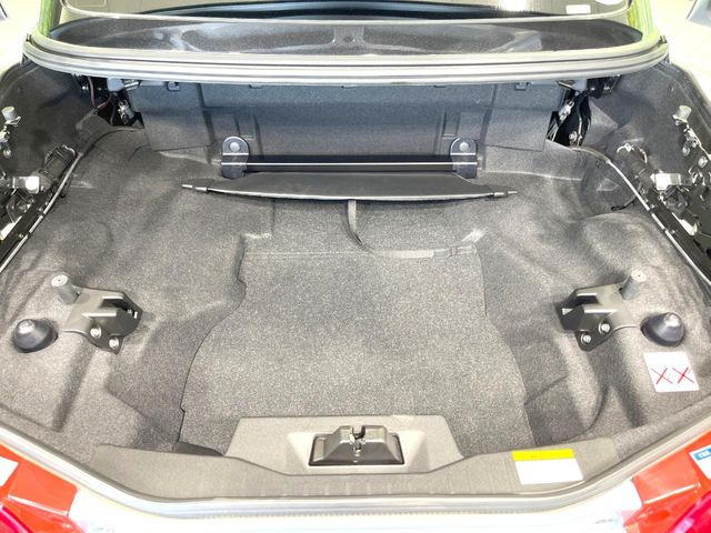 ���i�̂���������ʋ΁A���}���ɏ\���ȉ׎��X�y�[�X���m�ۂ��Ă���܂��B