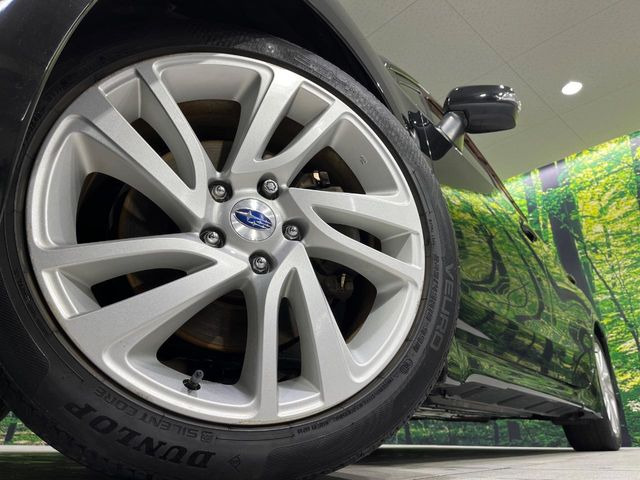 �y����18�C���`�A���~�z�C�[���z�O�ςɃ}�b�`���������A���~�z�C�[���𑕒����Ă���܂��B�e��ЊO�A���~�z�C�[����A�X�^�b�h���X�^�C�����戵�����Ă���܂��B���񂲑��k����������