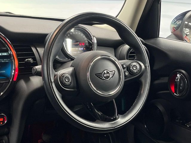 ���n���h�����̃X�������Ȃ��A���ꂢ�ȏ�Ԃ��ێ����Ă���܂��B�e�X�C�b�`���̓�����m�F�ς݂ł��B