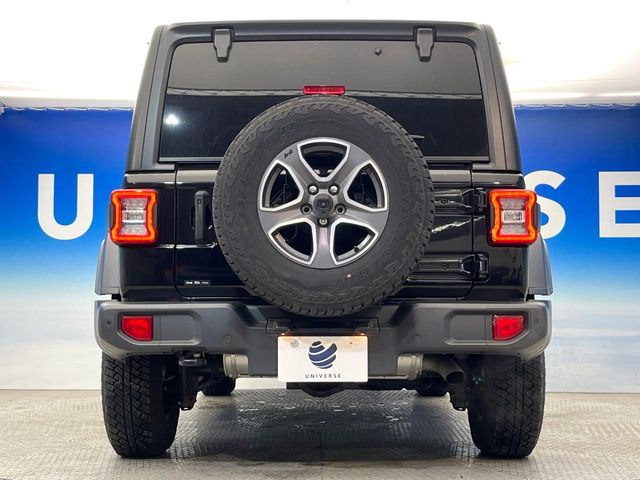 ●当店では第三者機関による車両品質鑑定を導入し、修復歴車を排除。鑑定書が発行されますので、ぱっと見ただけでは分からない箇所まで納得した上でご検討いただけます。※一部未実施の場合がございます。