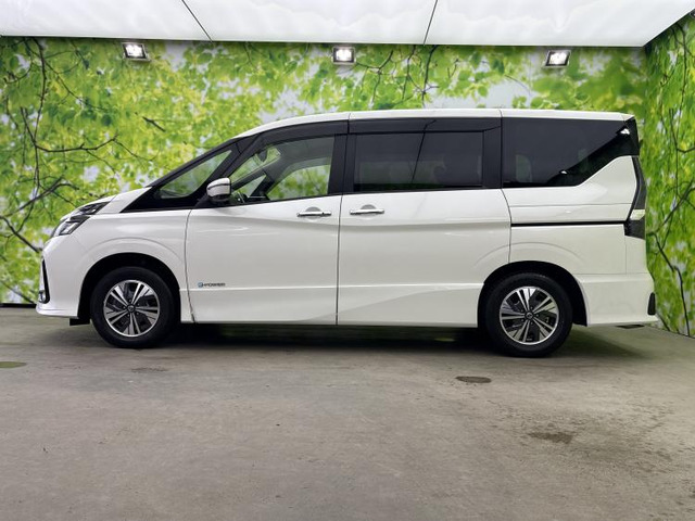 セレナ1.2 e-POWER ハイウェイスターV