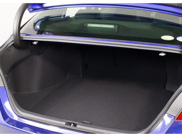 �g�����N�������Ǝv���Ă���܂���?���ۂ͑�e�ʃg�����N�ł�!���s���̒������h���C�u�����K�ł�!�܂��A�����t���X�y�[�X���������Ă���܂��̂ŁA��Ԃł��A�J�ł���̓������Ă�����育�������܂��B