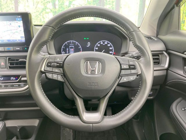 ステアリングも使用感が少なく、きれいな状態となっております♪