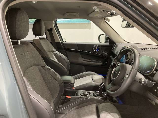 ミニクロスオーバークーパー D オール4 プレミアム プラスパッケージ 4WD