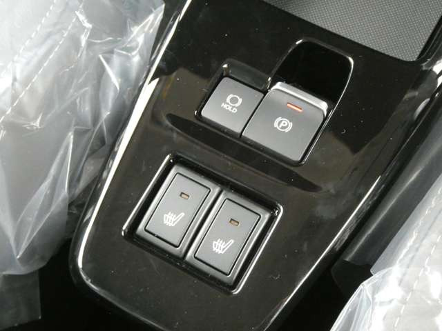 シートヒーター完備!寒い時期でも快適空間にしてくれます♪