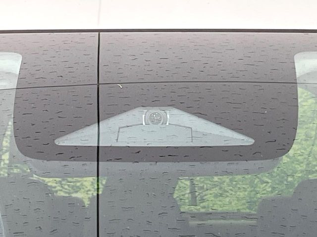 �y�z���_�Z���V���O�z���s���ɑO���̎ԗ�����F�����A�Փ˂������Ȏ��͌x��ƃu���[�L�ŏՓˉ���Ɣ�Q�y�����A�V�X�g�B�����S�Ƀh���C�u�����y���݂��������܂��B