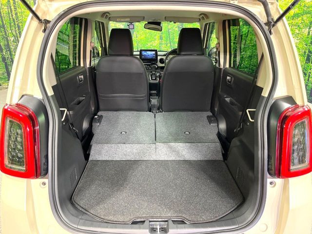 ���i�̂���������ʋ΁A���}���ɏ\���ȉ׎��X�y�[�X���m�ۂ��Ă���܂��B�Z�J���h�V�[�g��|���ƁA�傫�ȉו��̐ύڂ��\�ł���