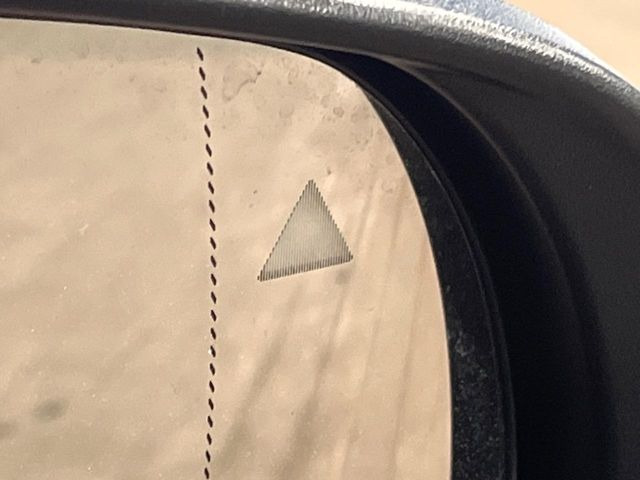 ���u���C���h�A�V�X�g�Z���T�[:���p����̎Ԃ����m���A�h���C�o�[���Ԑ��ύX���s���ۂɁA�x�����Ƌ��ɒ��ӂ𑣂��Ă������S�x���@�\�ł�!