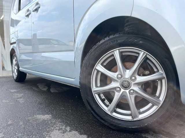 【14インチアルミホイール】外観にマッチしたアルミホイールを装着しております。各種アルミホイールや、スタッドレスタイヤも取扱いしております。是非ご相談ください♪