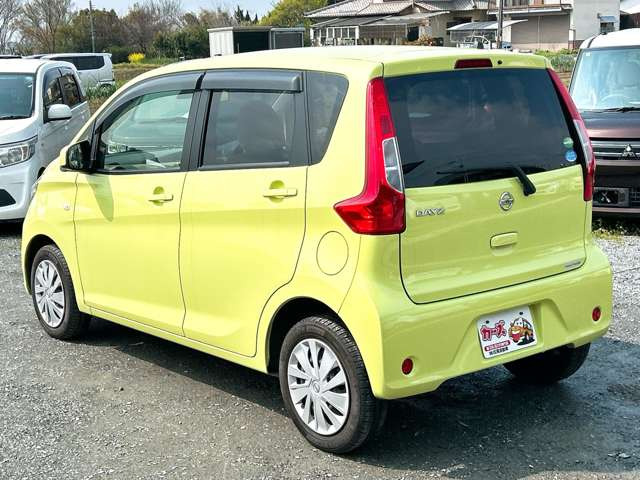 ���X�ł͌y�����Ԃ��畁�ʎԂ܂ŕ��L���I�[�����[�J�[�̎Ԏ�E�F�E�O���[�h��L�x�ɑ����Ă���܂��B