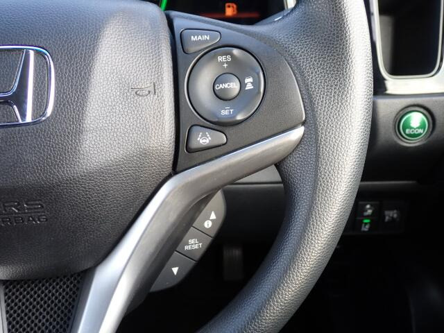 �y�N���[�Y�R���g���[���z�������H�ł̒��������s���y�ɁB�A�N�Z���y�_���𓥂܂��Ɏԑ������ɕۂ��Ƃ��\�ł��B�O���̎ԗ������m���ĎԊԂ�ۂ悤�ɑ��x���߂��Ă���܂�!!