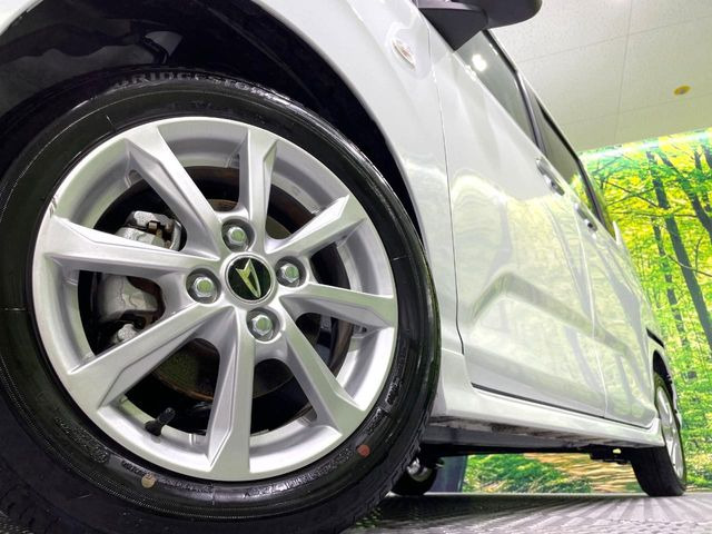 �y����14�C���`�A���~�z�C�[���z�O�ςɃ}�b�`���������A���~�z�C�[���𑕒����Ă���܂��B�e��ЊO�A���~�z�C�[����A�X�^�b�h���X�^�C�����戵�����Ă���܂��B���񂲑��k����������