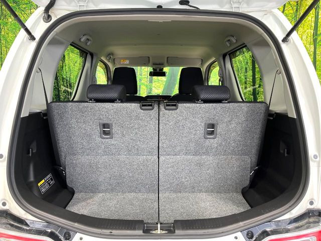 ���i�̂���������ʋ΁A���}���ɏ\���ȉ׎��X�y�[�X���m�ۂ��Ă���܂��B�Z�J���h�V�[�g��|���ƁA�傫�ȉו��̐ύڂ��\�ł���