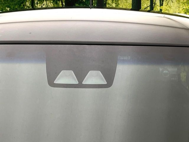 【スマートアシスト】走行中に前方の車両等を認識し、衝突しそうな時は警報とブレーキで衝突回避と被害軽減をアシスト。より安全にドライブをお楽しみいただけます。