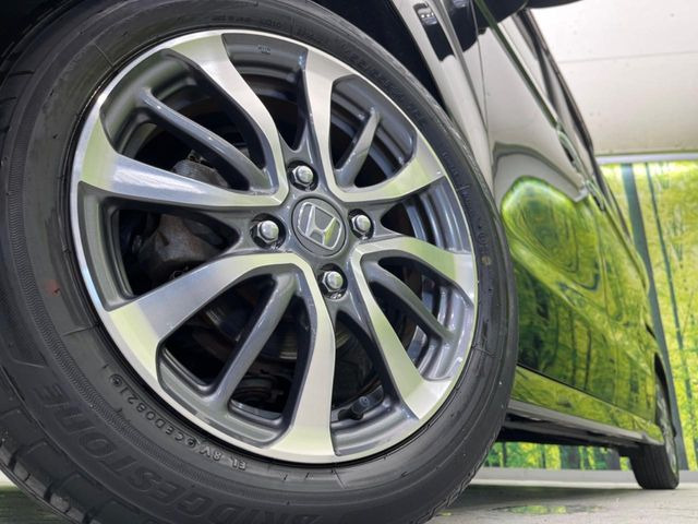 �y����14�C���`�A���~�z�C�[���z�O�ςɃ}�b�`���������A���~�z�C�[���𑕒����Ă���܂��B�e��ЊO�A���~�z�C�[����A�X�^�b�h���X�^�C�����戵�����Ă���܂��B���񂲑��k����������
