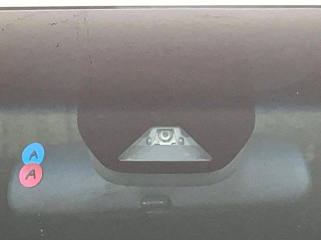 �y�z���_�Z���V���O�z���s���ɑO���̎ԗ�����F�����A�Փ˂������Ȏ��͌x��ƃu���[�L�ŏՓˉ���Ɣ�Q�y�����A�V�X�g�B�����S�Ƀh���C�u�����y���݂��������܂��B