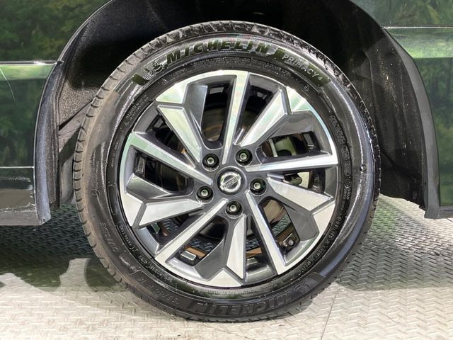 �y����16�C���`�A���~�z�C�[���z�O�ςɃ}�b�`���������A���~�z�C�[���𑕒����Ă���܂��B�e��ЊO�A���~�z�C�[����A�X�^�b�h���X�^�C�����戵�����Ă���܂��B���񂲑��k����������