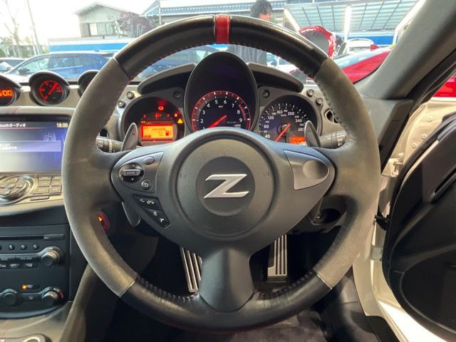 �y�����v�����X�e�A�����O�z�㎿�Ȋv���g�p���邱�ƂŁA��ɂ����������݂ƂĂ��^�]���₷���n���h���ł���