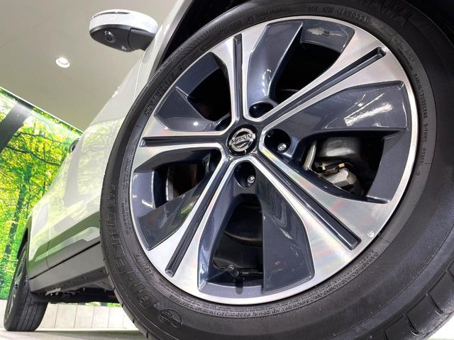 �y����17�C���`�A���~�z�C�[���z�O�ςɃ}�b�`���������A���~�z�C�[���𑕒����Ă���܂��B�e��ЊO�A���~�z�C�[����A�X�^�b�h���X�^�C�����戵�����Ă���܂��B���񂲑��k����������