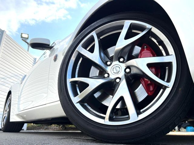 �y����19�C���`�A���~�z�C�[���z�O�ςɃ}�b�`���������A���~�z�C�[���𑕒����Ă���܂��B�e��ЊO�A���~�z�C�[����A�X�^�b�h���X�^�C�����戵�����Ă���܂��B���񂲑��k����������