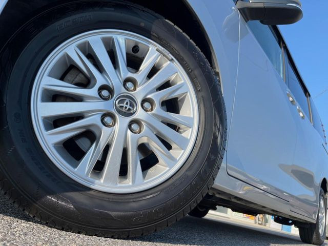 �y����15�C���`�A���~�z�C�[���z�O�ςɃ}�b�`���������A���~�z�C�[���𑕒����Ă���܂��B�e��ЊO�A���~�z�C�[����A�X�^�b�h���X�^�C�����戵�����Ă���܂��B���񂲑��k����������