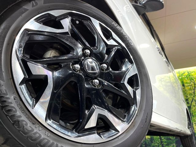 �y�����A���~�z�C�[���z�O�ςɃ}�b�`���������A���~�z�C�[���𑕒����Ă���܂��B�e��ЊO�A���~�z�C�[����A�X�^�b�h���X�^�C�����戵�����Ă���܂��B���񂲑��k����������