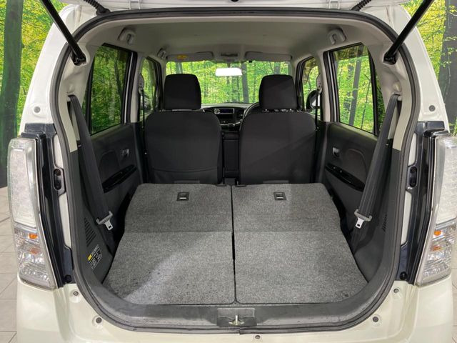 ���i�̂���������ʋ΁A���}���ɏ\���ȉ׎��X�y�[�X���m�ۂ��Ă���܂��B�Z�J���h�V�[�g��|���ƁA�傫�ȉו��̐ύڂ��\�ł���