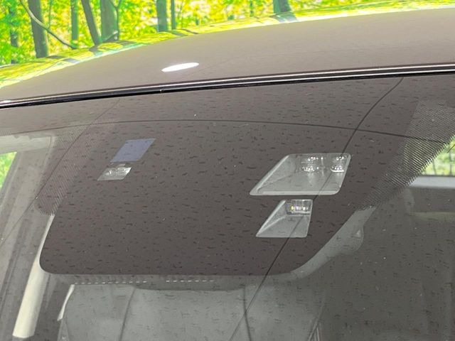 �y�X�}�[�g�u���[�L�T�|�[�g�z���s���ɑO���̎ԗ�����F�����A�Փ˂������Ȏ��͌x��ƃu���[�L�ŏՓˉ���Ɣ�Q�y�����A�V�X�g�B�����S�Ƀh���C�u�����y���݂��������܂��B