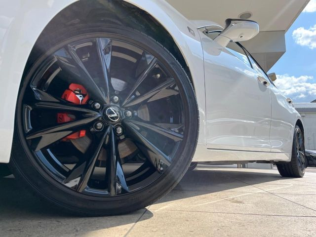 �y����19�C���`�A���~�z�C�[���z�O�ςɃ}�b�`���������A���~�z�C�[���𑕒����Ă���܂��B�e��ЊO�A���~�z�C�[����A�X�^�b�h���X�^�C�����戵�����Ă���܂��B���񂲑��k����������