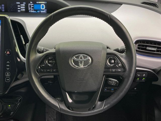 �y�����v�����X�e�A�����O�z�㎿�Ȋv���g�p���邱�ƂŁA��ɂ����������݂ƂĂ��^�]���₷���n���h���ł���