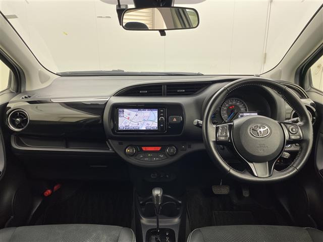 ヴィッツ1.5 ハイブリッド U