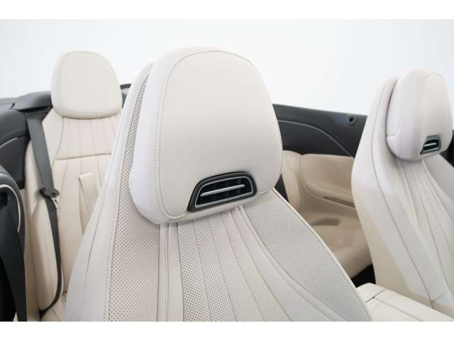 �EAMG 4MATIC+�E���A�A�N�X���X�e�A�����O�EMercedes-AMG�G�N�X�e���A